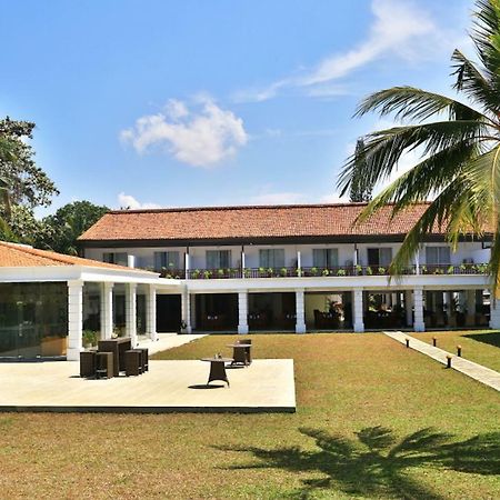 Hibiscus Beach Hotel & Villas Kalutara Bagian luar foto