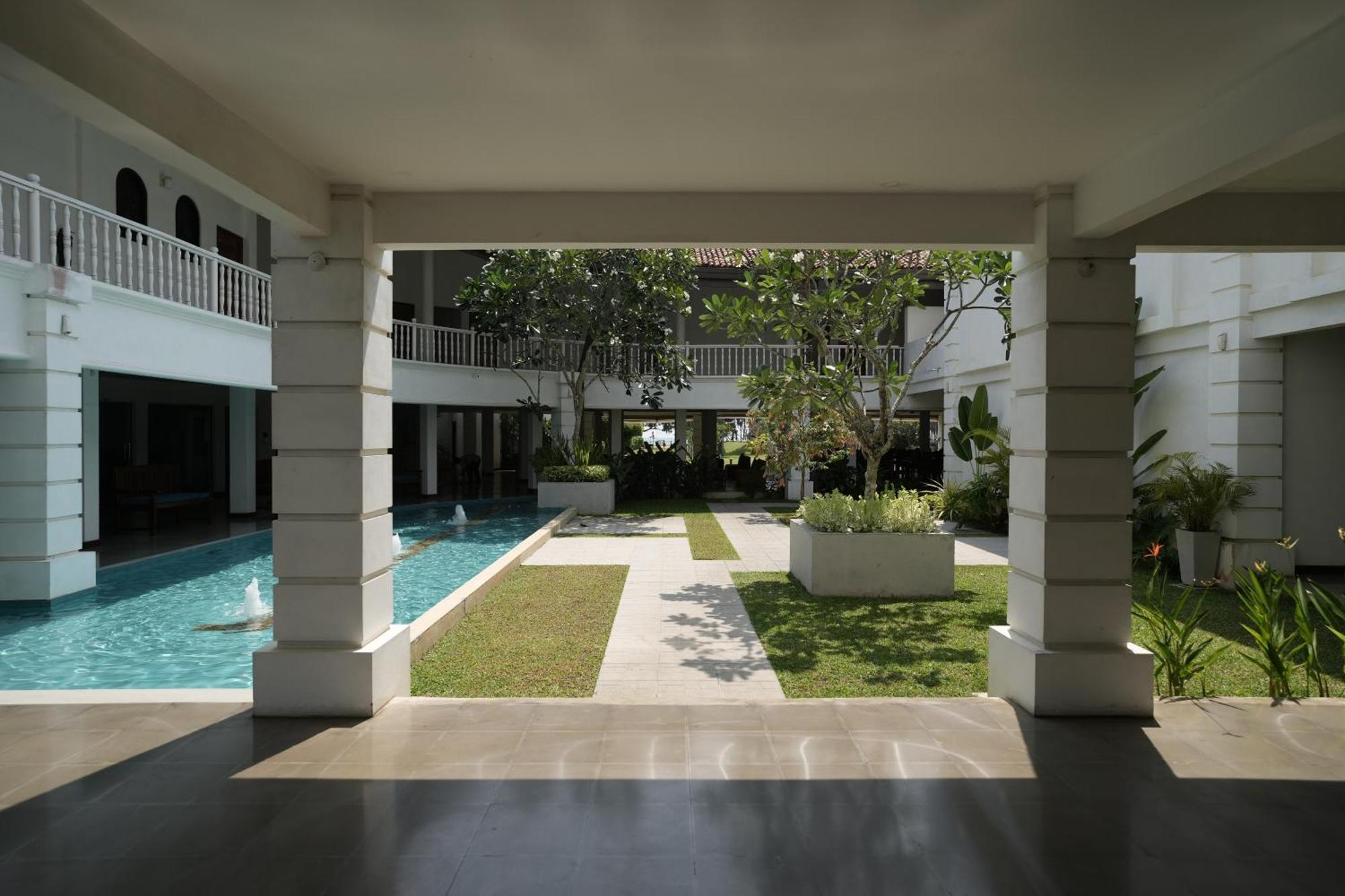 Hibiscus Beach Hotel & Villas Kalutara Bagian luar foto