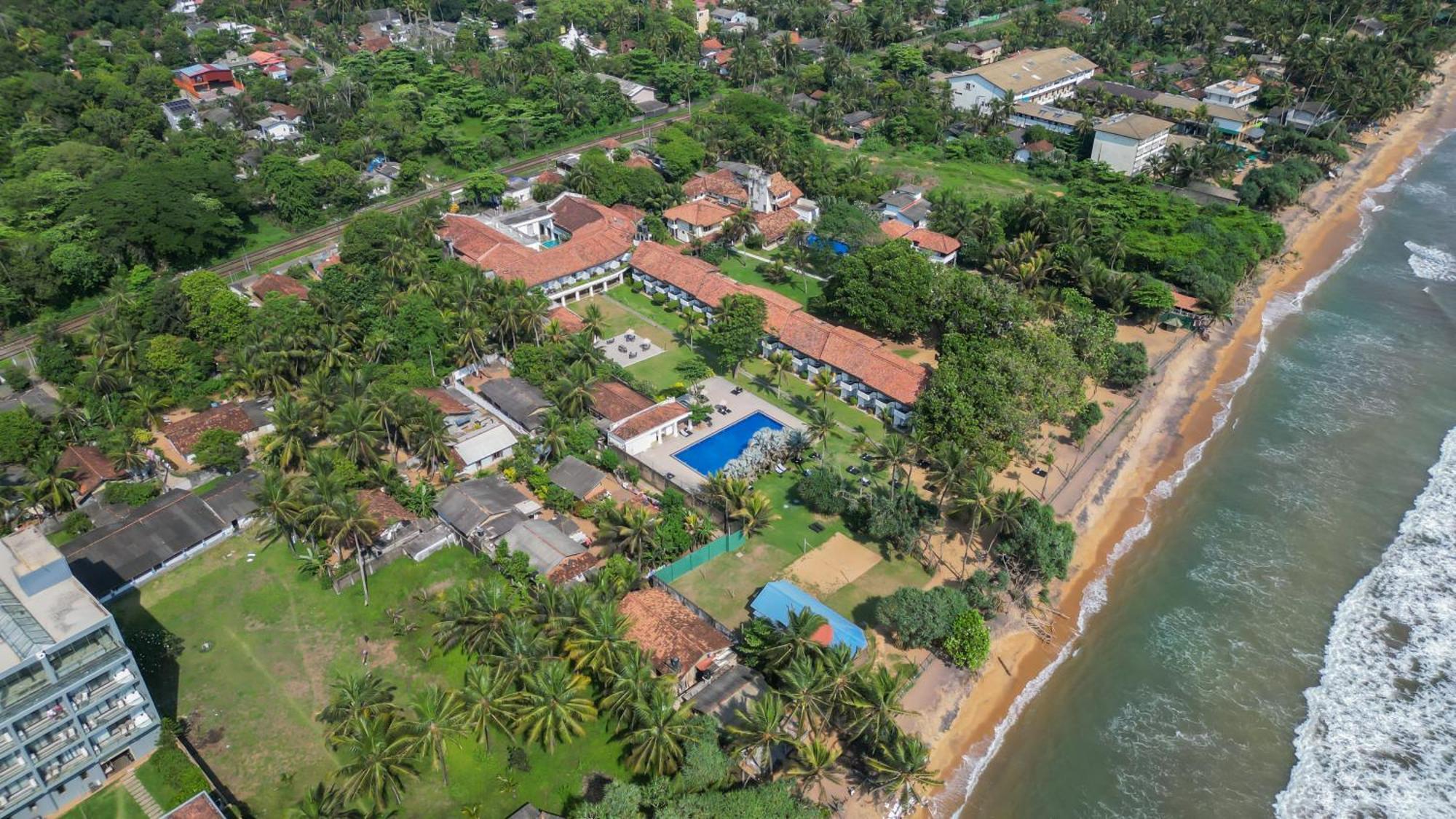 Hibiscus Beach Hotel & Villas Kalutara Bagian luar foto