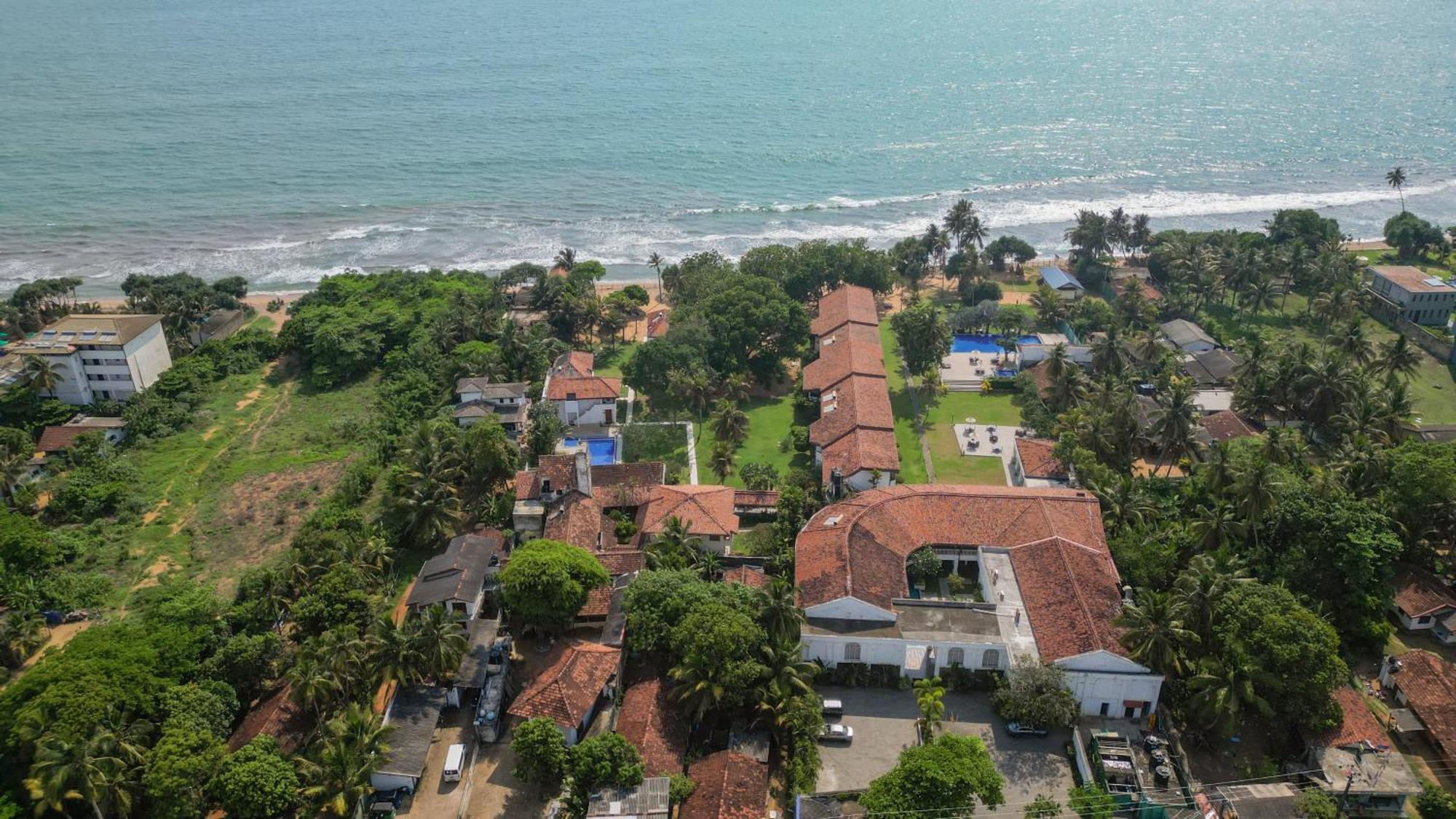 Hibiscus Beach Hotel & Villas Kalutara Bagian luar foto