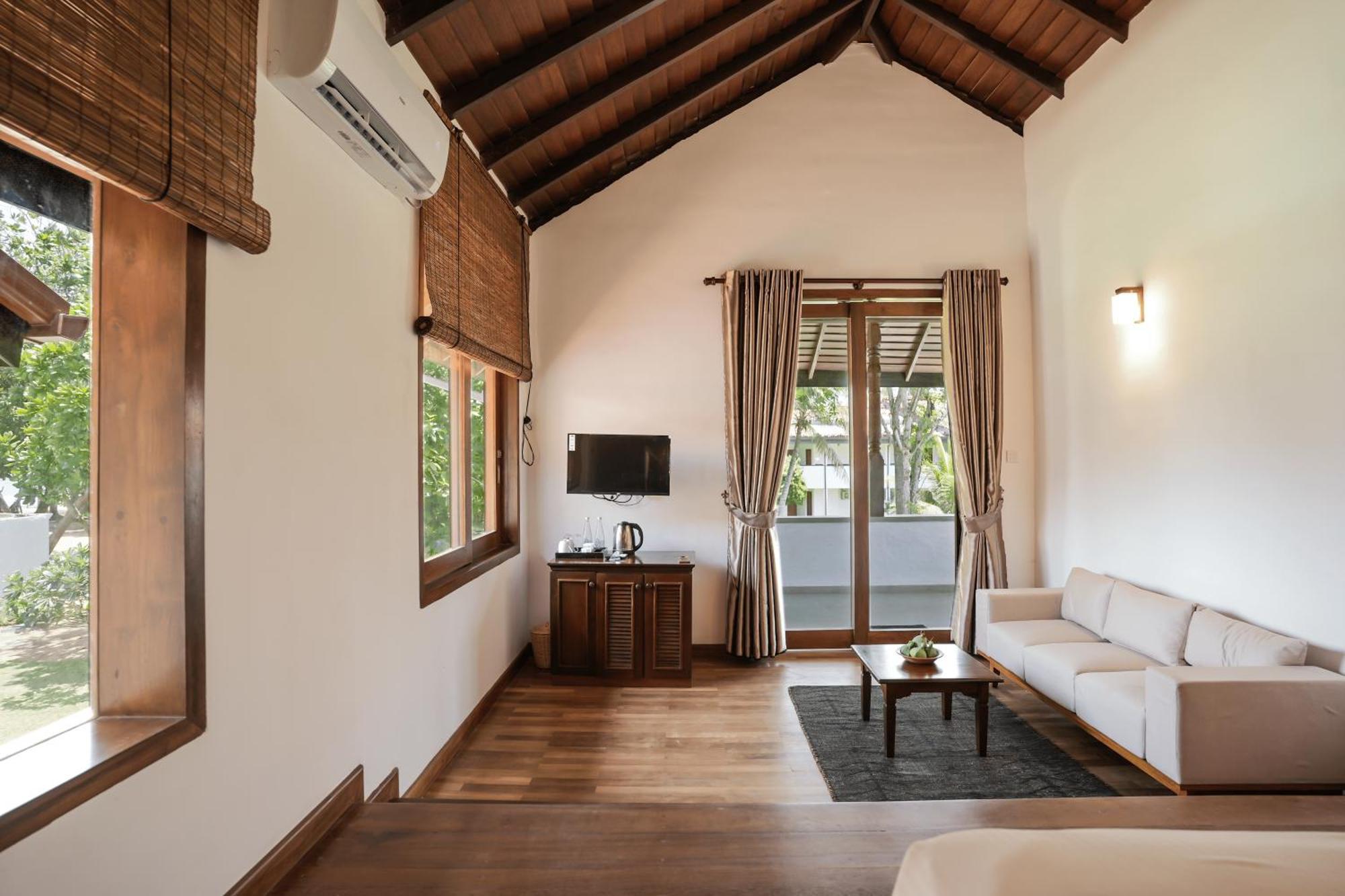 Hibiscus Beach Hotel & Villas Kalutara Bagian luar foto