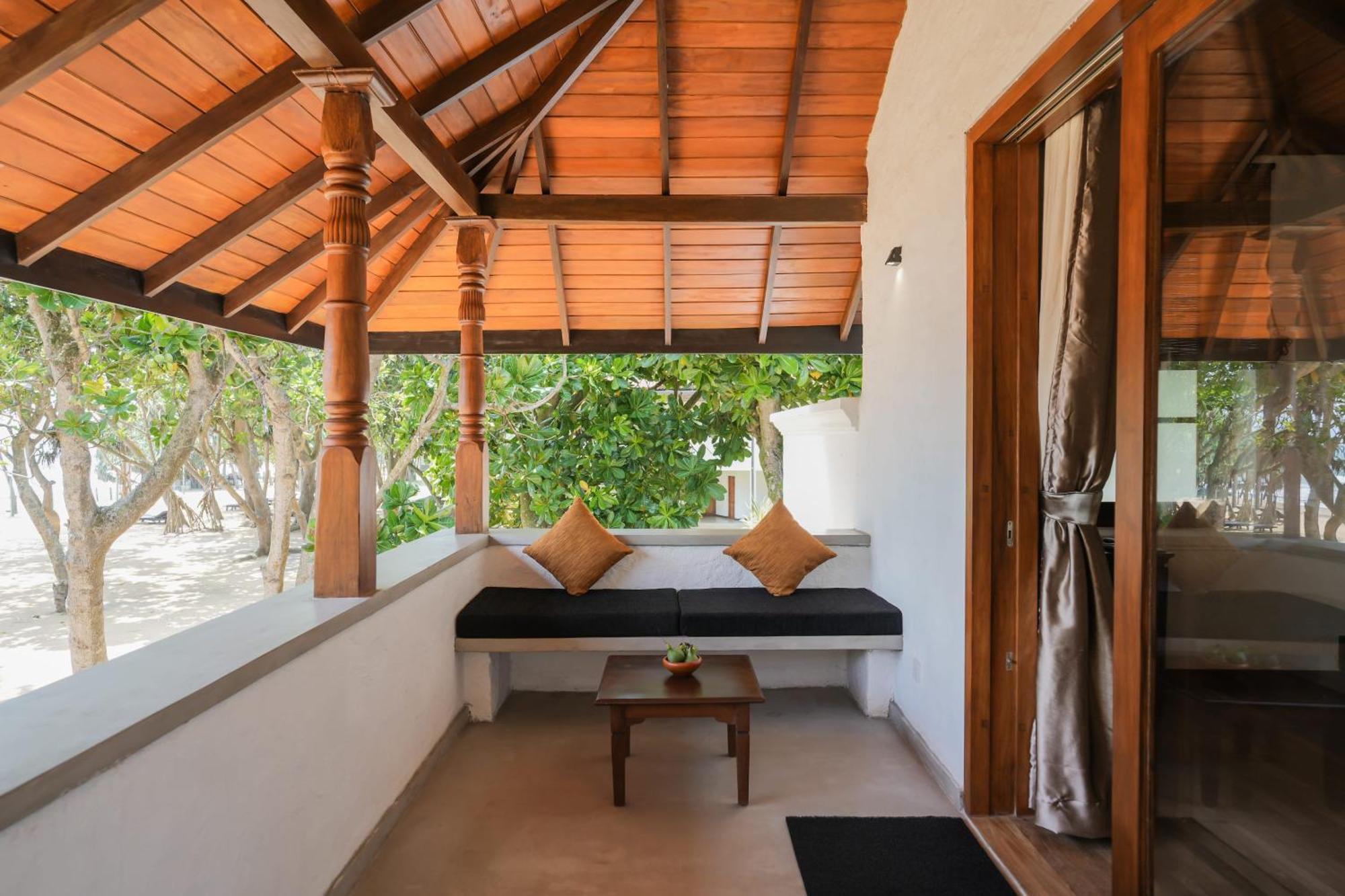 Hibiscus Beach Hotel & Villas Kalutara Bagian luar foto