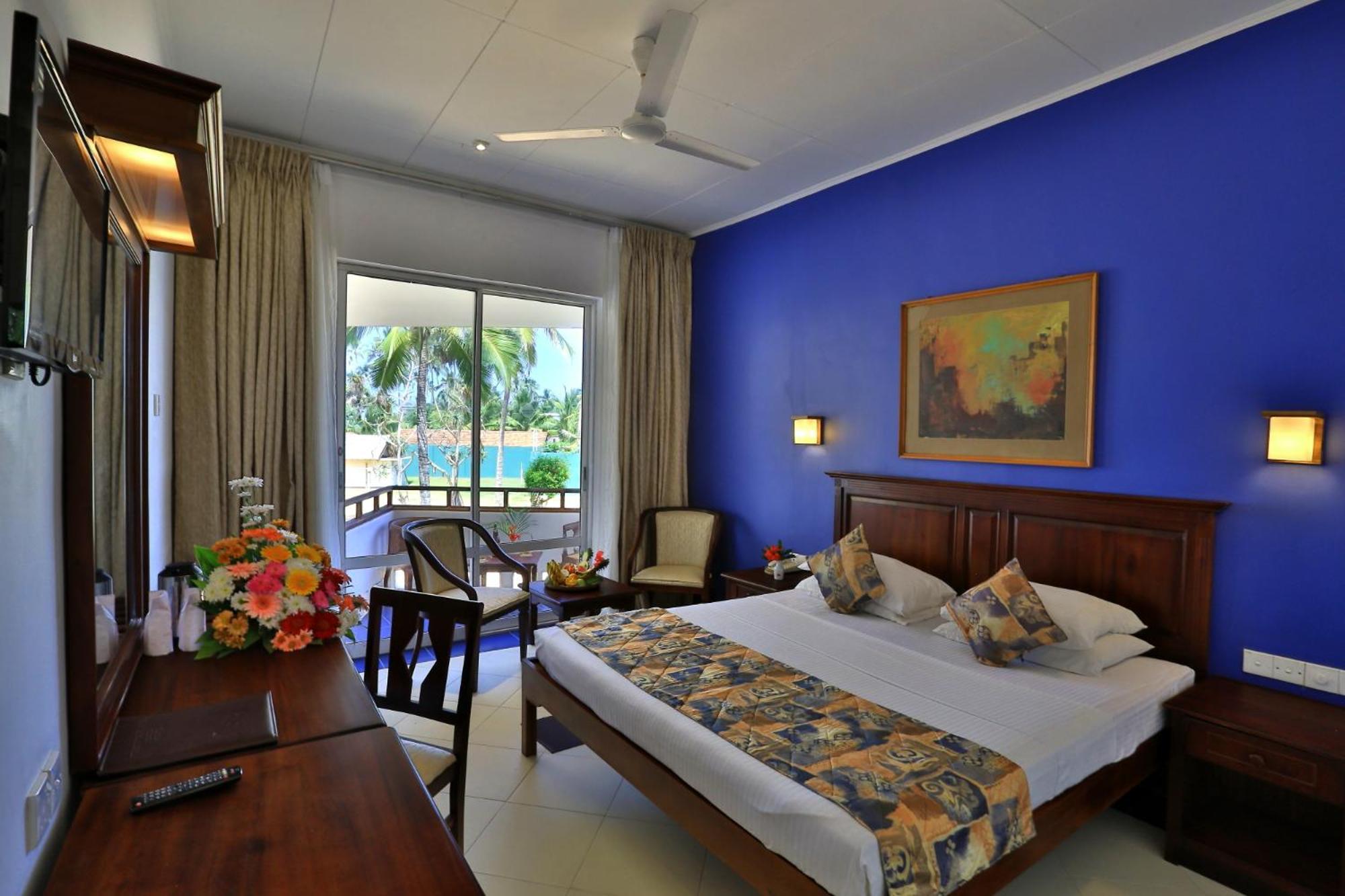 Hibiscus Beach Hotel & Villas Kalutara Bagian luar foto