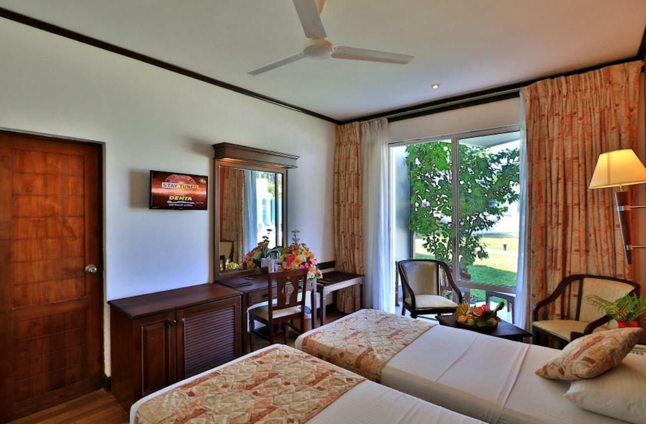 Hibiscus Beach Hotel & Villas Kalutara Bagian luar foto